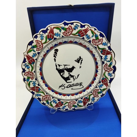 30 cm Gazi Mustafa Kemal Atatürk siluetli Çini Tabak